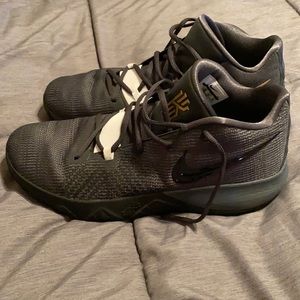 Nike Kyrie Irving Flytrap Anthracite Green Size 11